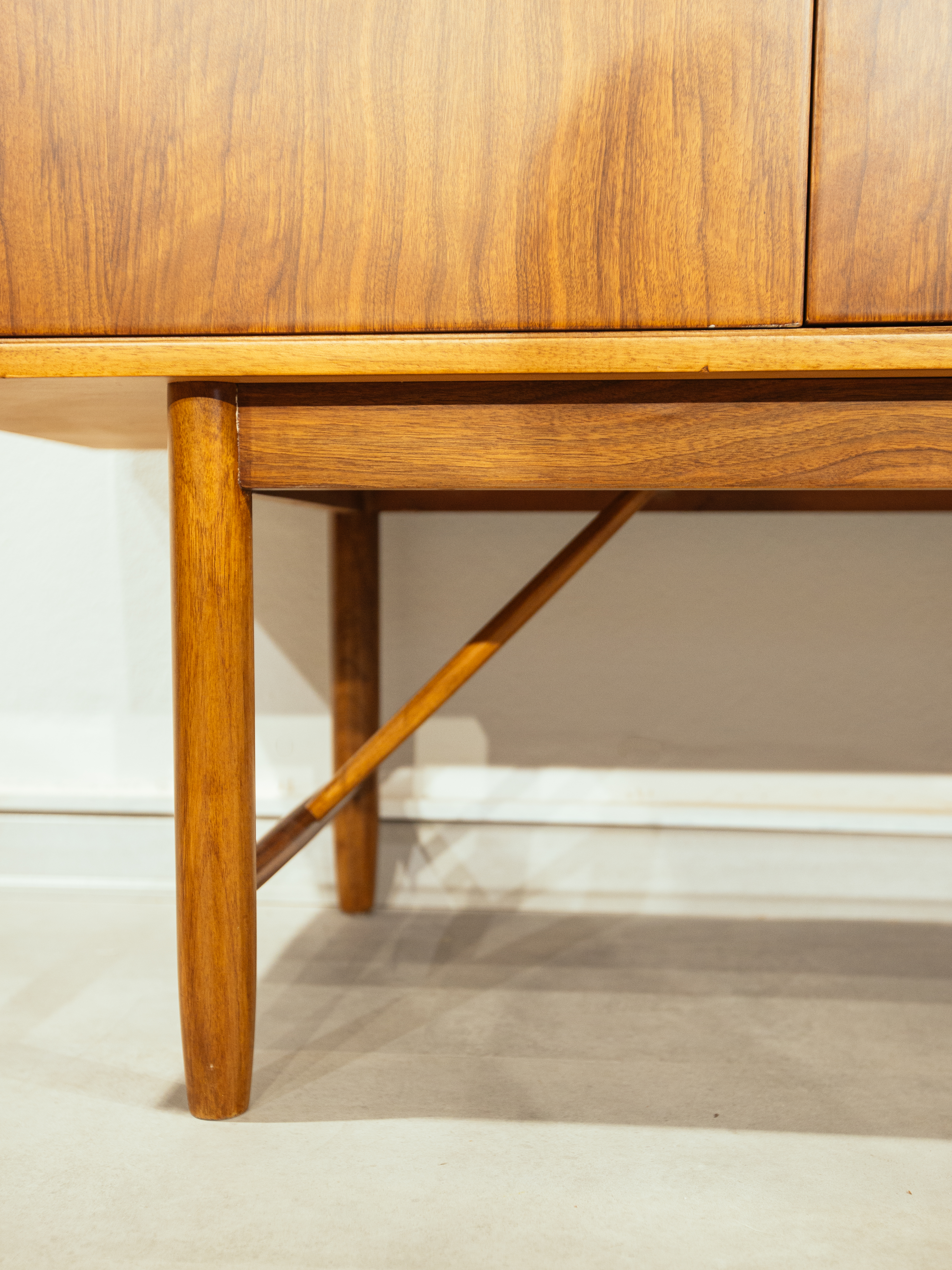 1970s , Tepe Mobilya üretimi,ceviz ağacı konsol 